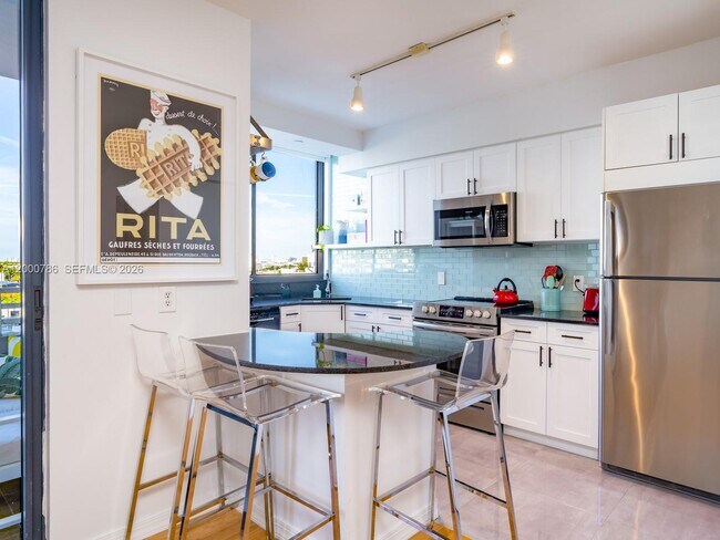 Building Photo - 1330 West Ave