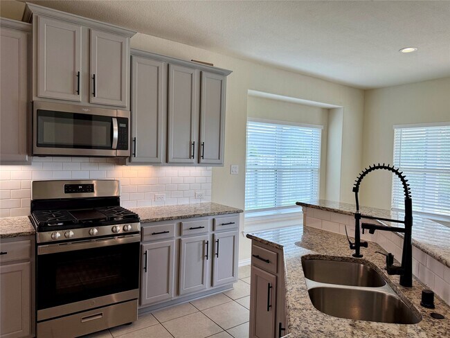 Building Photo - 23422 Bordeaux Dr
