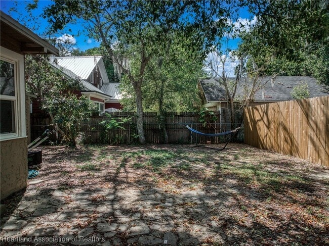 Building Photo - 412 Rose Ave