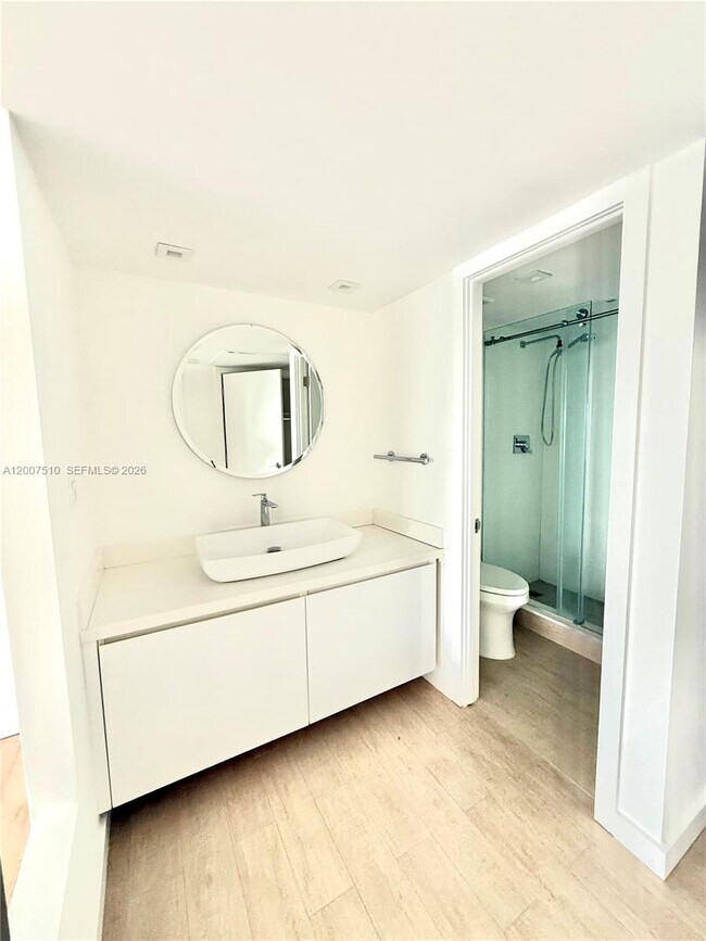 Building Photo - 11111 Biscayne Blvd