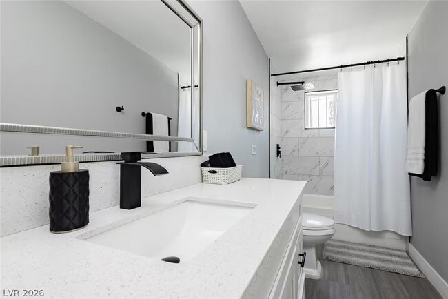 Building Photo - 1634 Serenada Ave