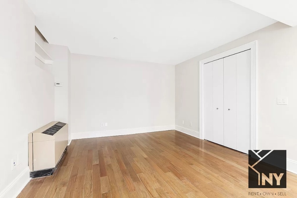 Building Photo - 15 Park Row