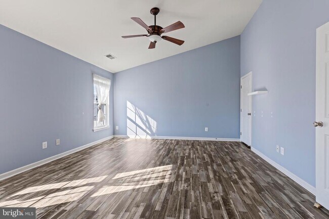 Building Photo - 2460 Five Fathom Cir