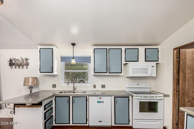 Building Photo - 8103 E Southern Ave