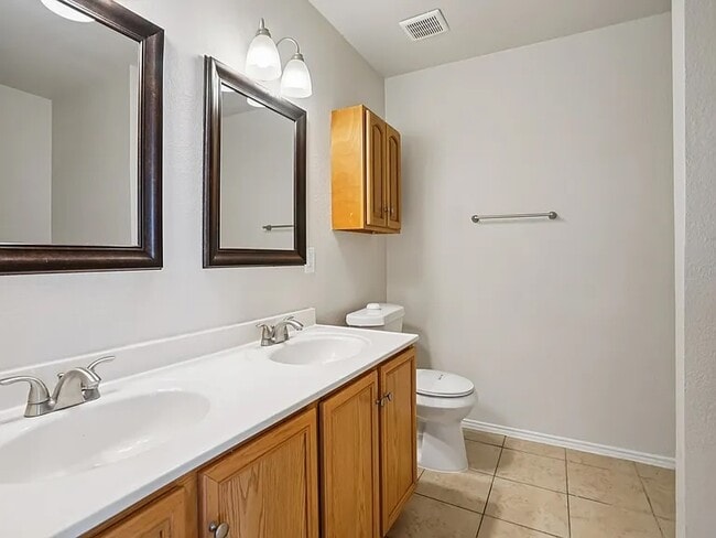 Building Photo - 4933 Parkrise Dr