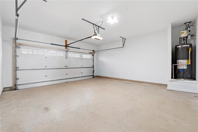 Building Photo - 2725 Blackstock Dr