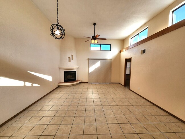 Building Photo - 2050 Pinecone Way