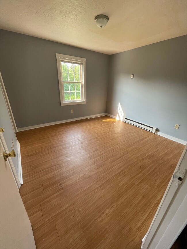 Building Photo - 41 Meadowgreen Dr