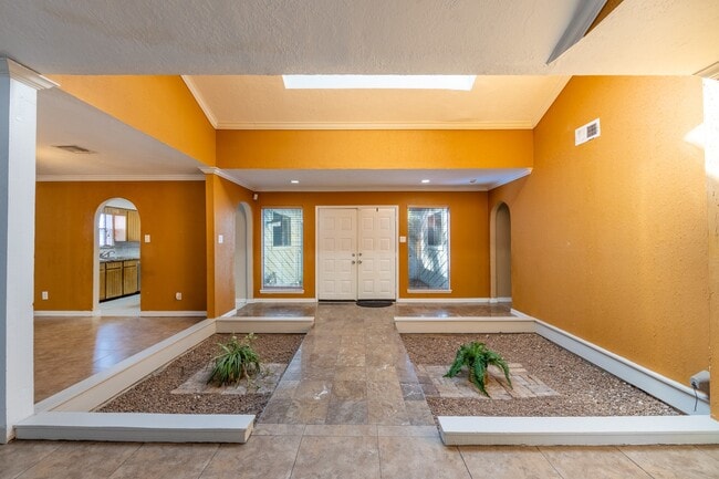 Building Photo - 6030 Gallant Forest Dr