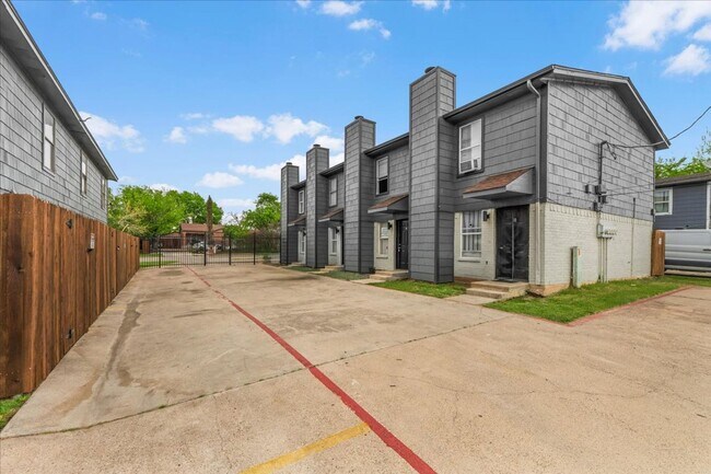 Building Photo - 3204 McLean St