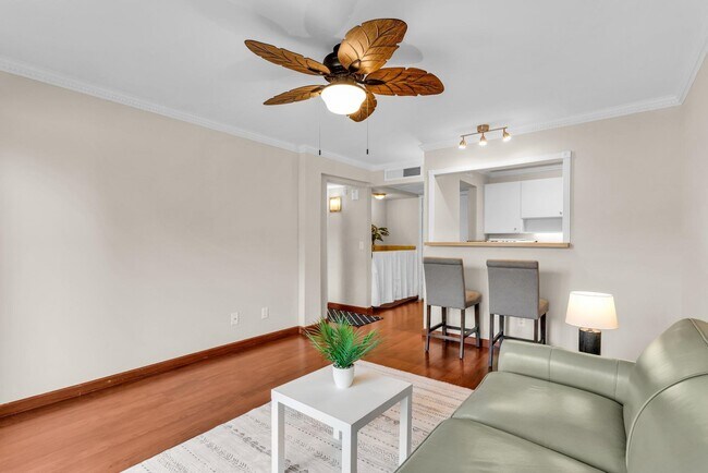 Building Photo - 470 N Civic Dr