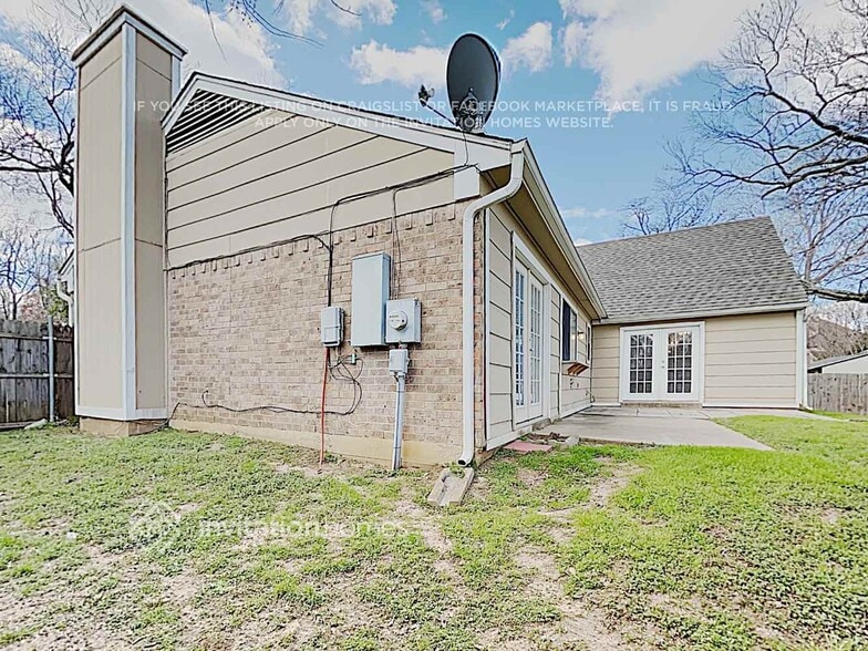 Building Photo - 503 Thorn Wood Dr