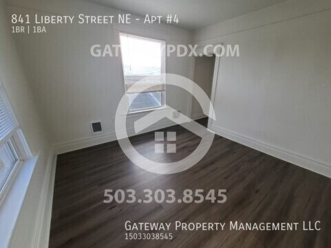 Building Photo - 841 Liberty St NE