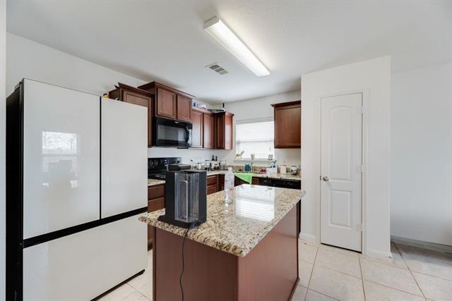 Building Photo - 1904 Fairbanks Dr