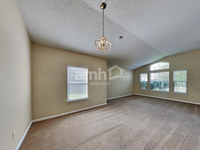 Building Photo - 1851 Burgess Hill Dr E