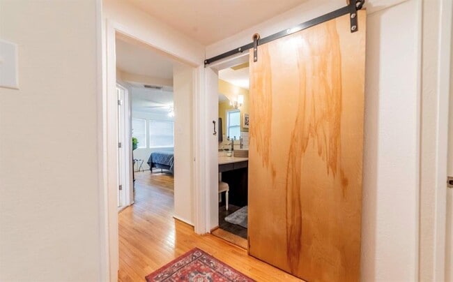 Building Photo - 1503 Newton St