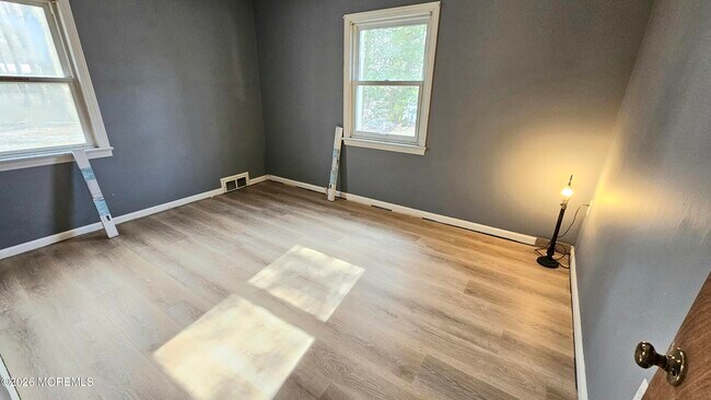 Building Photo - 12 Anderson Dr