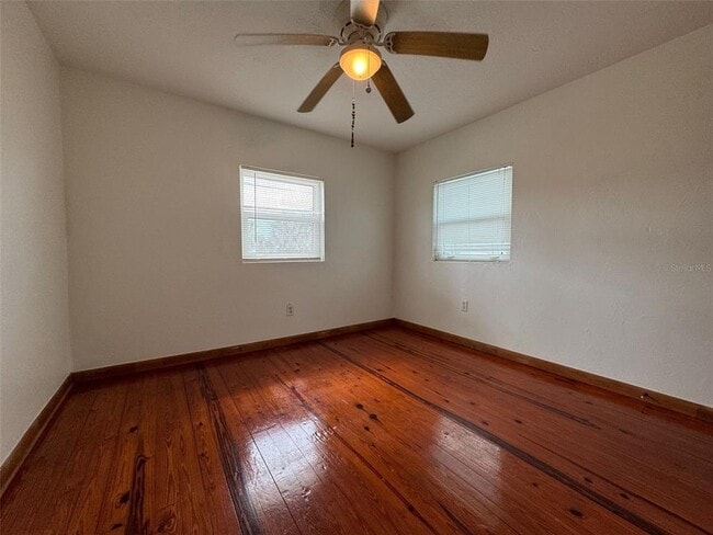 Building Photo - 907 S Central Ave