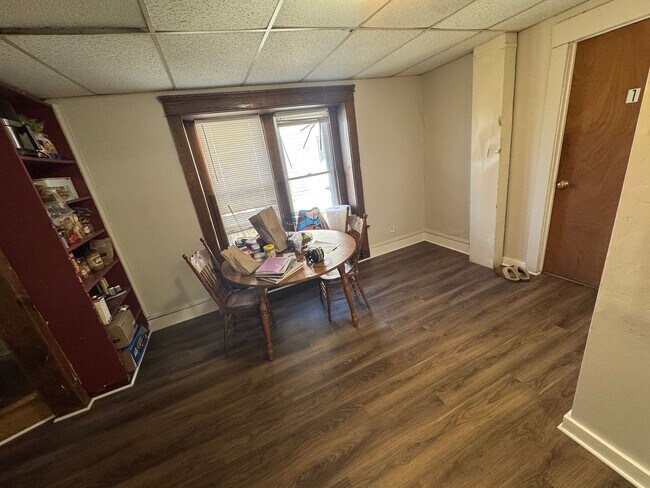 Building Photo - Kent Student Rental – You pick your splits! $3,000 Total