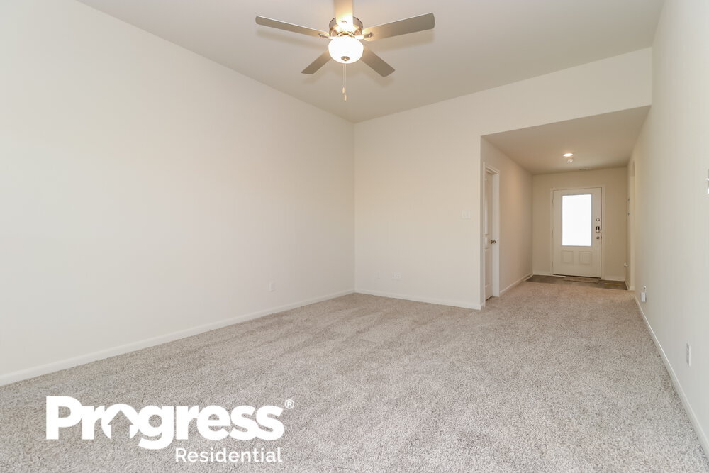 Building Photo - 1313 Woodwinds Dr