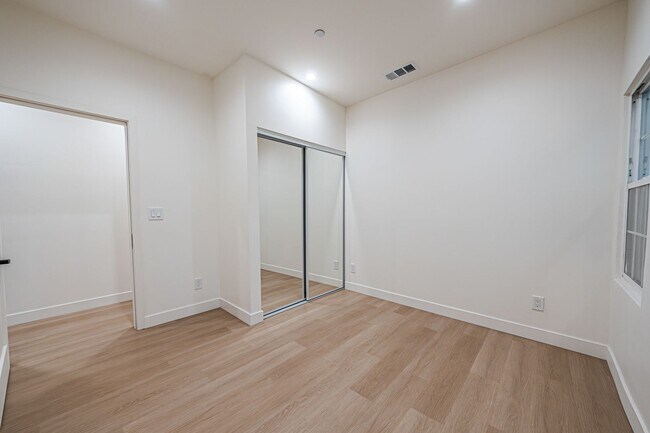 Building Photo - Now Offering Two Weeks Free – Upstairs 3-B...