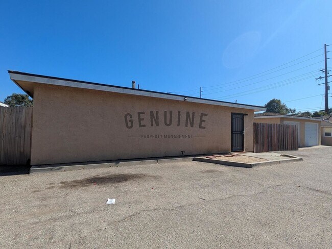Building Photo - 2180 Placentia Ave