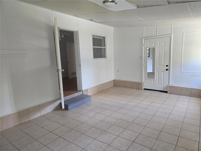 Building Photo - 926 46th St