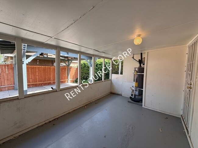 Building Photo - 1149 W Ave H-11