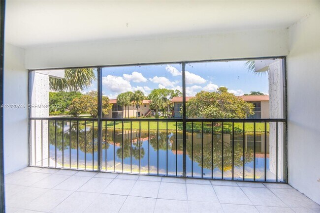 Building Photo - 200 Lakeview Dr