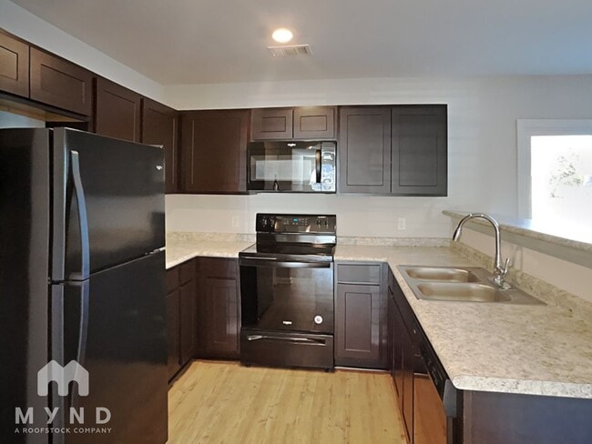 Building Photo - 32 Brown Thrasher Ct