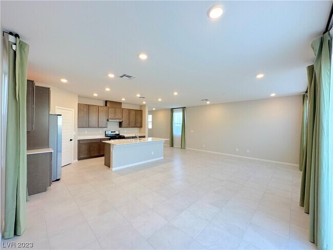 Building Photo - 5722 Prima St