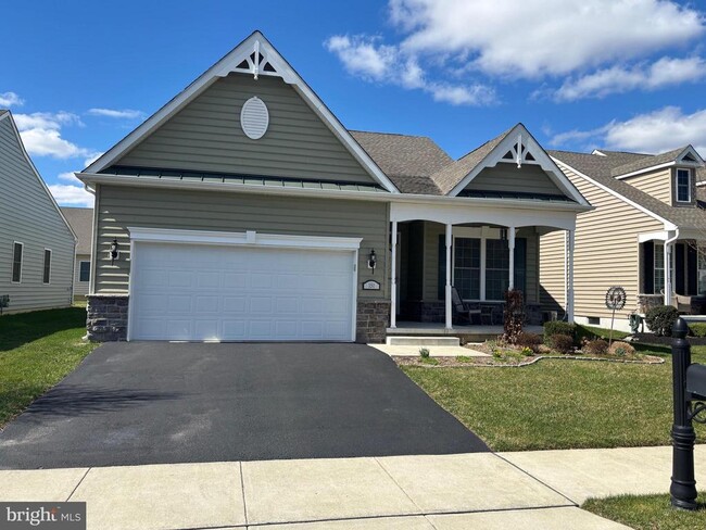 Building Photo - 151 Volpe Way