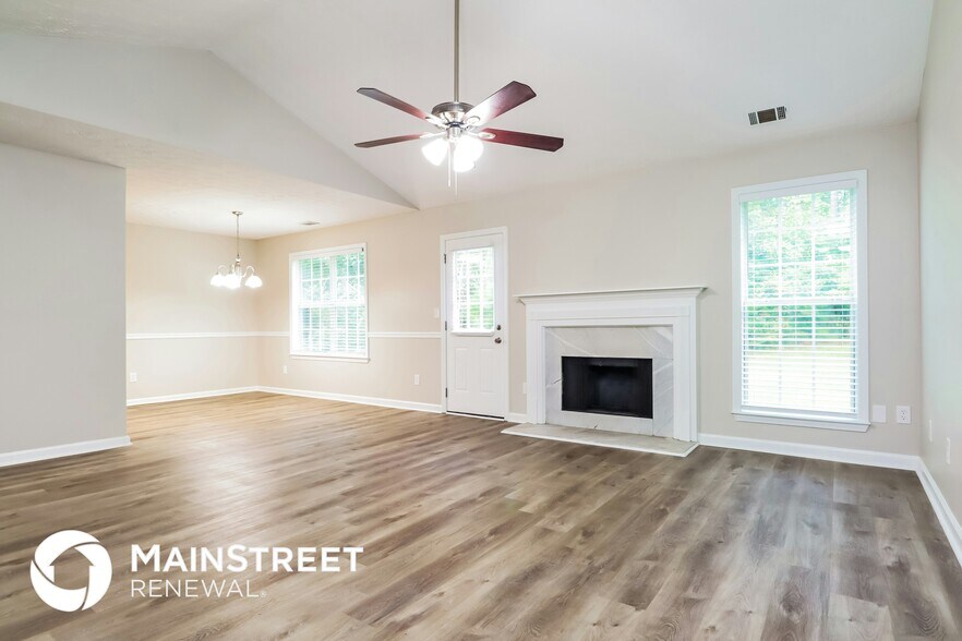 Building Photo - 205 Oak Hill Dr