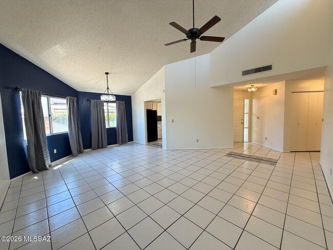 Building Photo - 9368 N Hampshire Dr