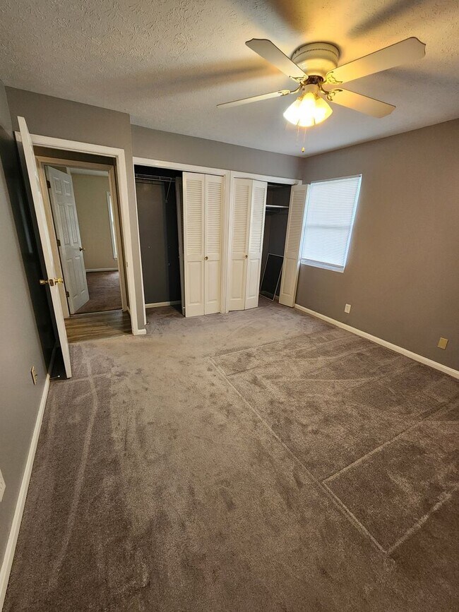 Building Photo - 3 Bedroom, 2 Bathroom Home
