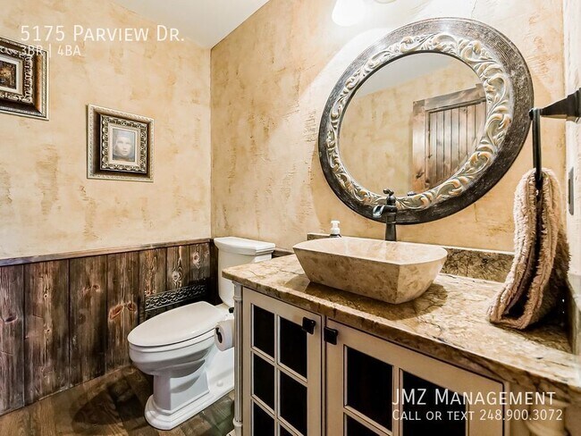 Building Photo - 5175 Parview Dr