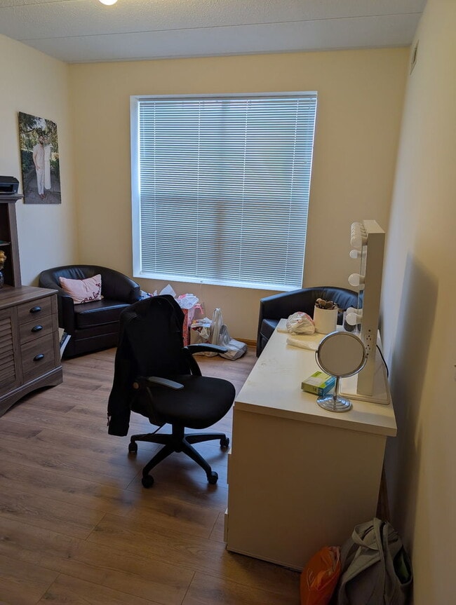 Building Photo - 16641 Liberty Cir