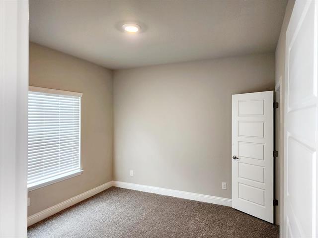 Building Photo - 2320 Ruff Rd