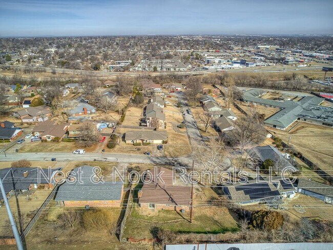 Building Photo - 5966 E 36th St