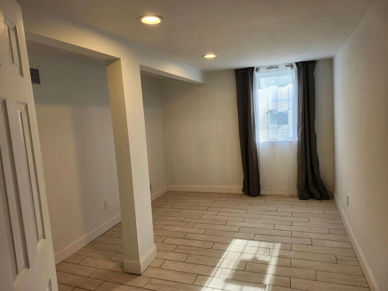 Bedroom - 3082 Norcott Dr