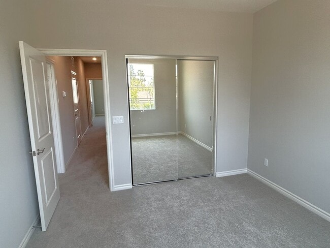Building Photo - ARLETTA WAY FULLERTON 92835  (3 BED / 2.5 BATH)