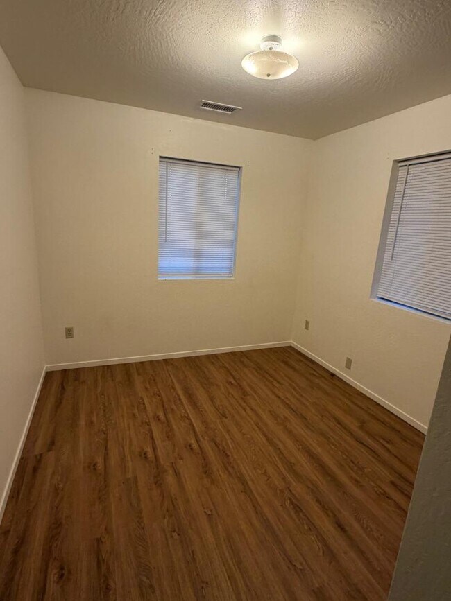 Building Photo - 11100 La Honda Rd