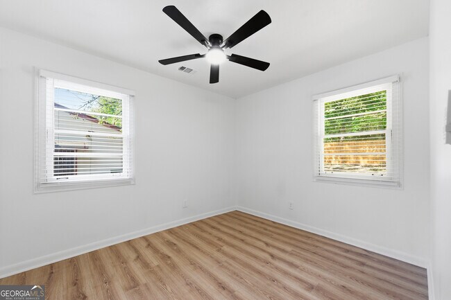 Building Photo - 2541 Santa Barbara Dr NW