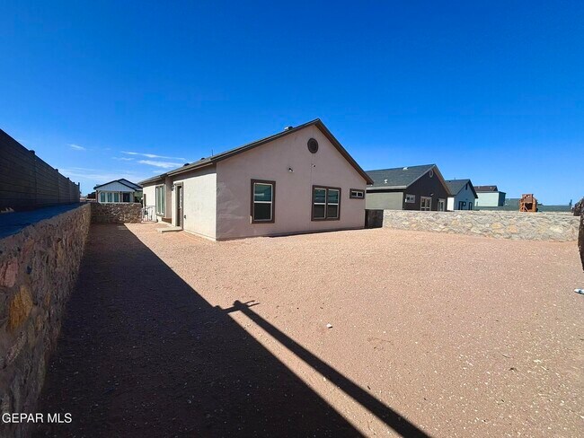 Building Photo - 15213 Resolve Dr