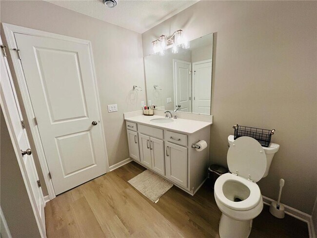 Building Photo - 1935 Mulberry Ln