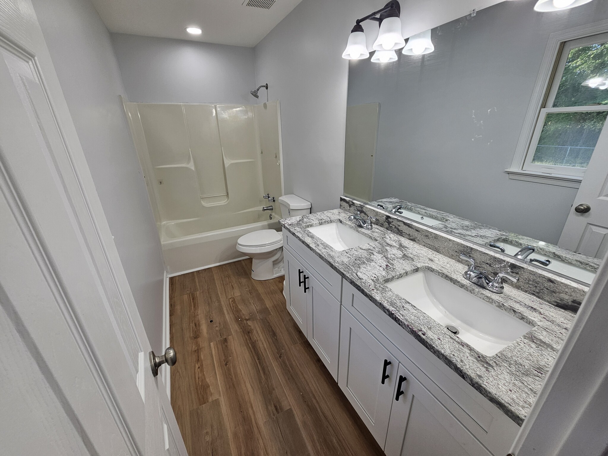 Building Photo - 3610 Woodside Ct