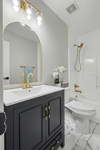 Building Photo - 256 Fritz Cir