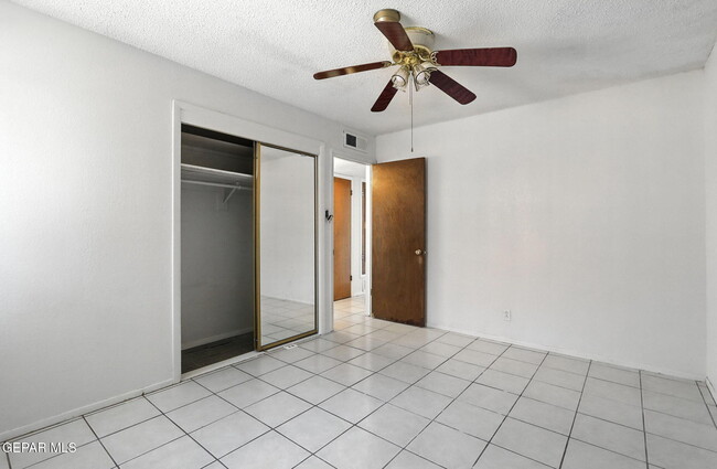 Building Photo - 5709 Hemmingway Dr