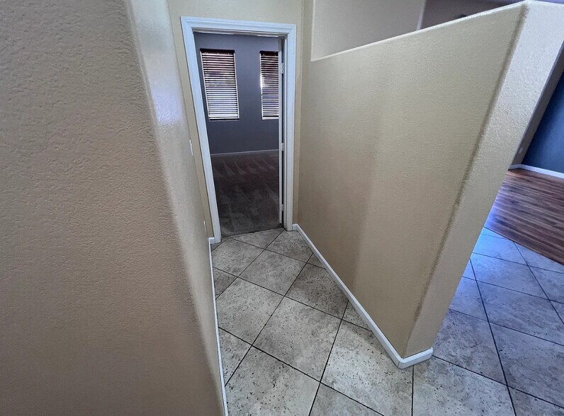 Building Photo - 1020 Jewel Springs Ln