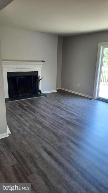 Building Photo - 744 Allenview Dr